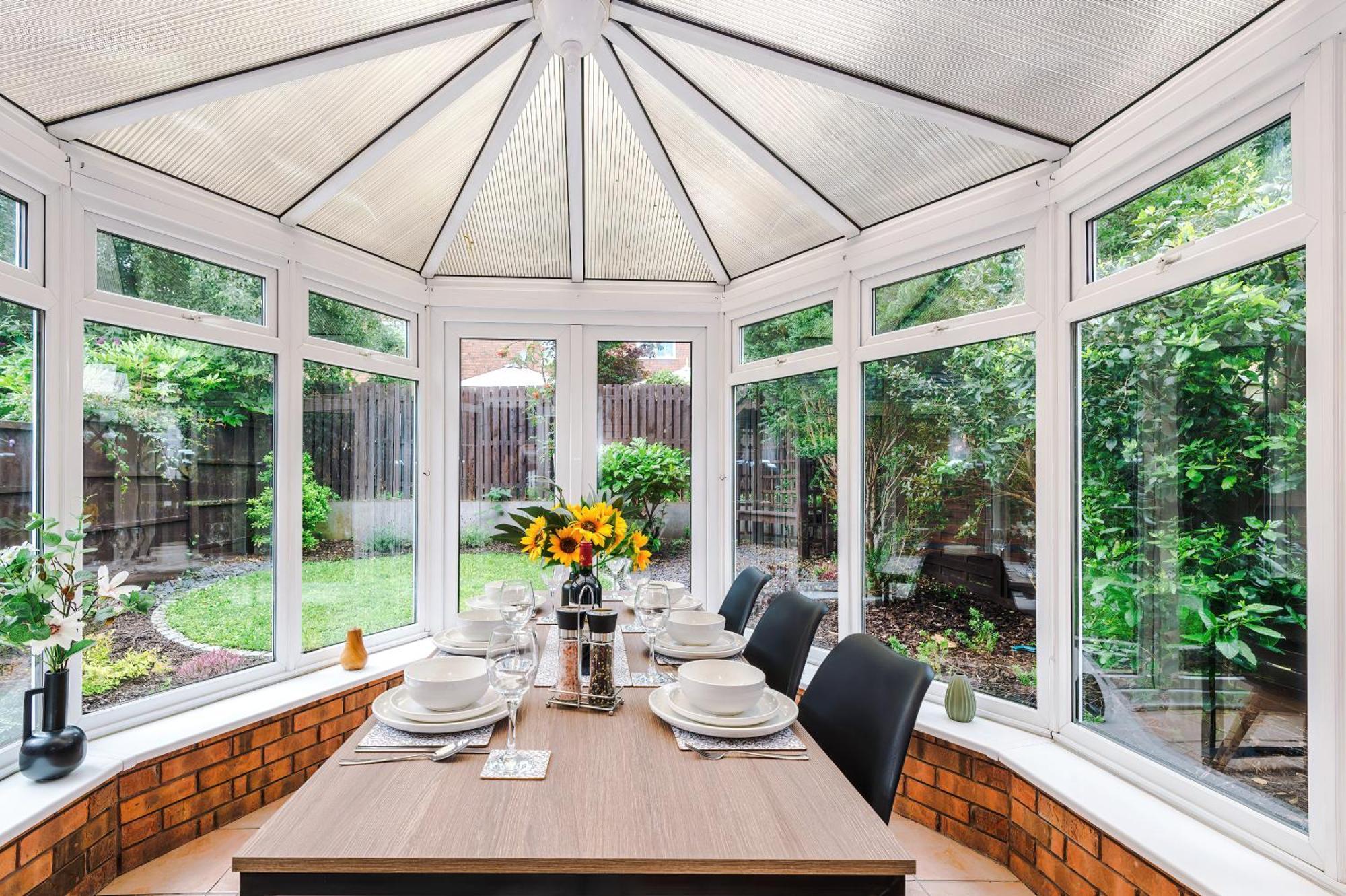 New! Stunning 3-Bed Home In Chester By 53 Degrees Property, Ideal For Groups, Free Parking! Buitenkant foto