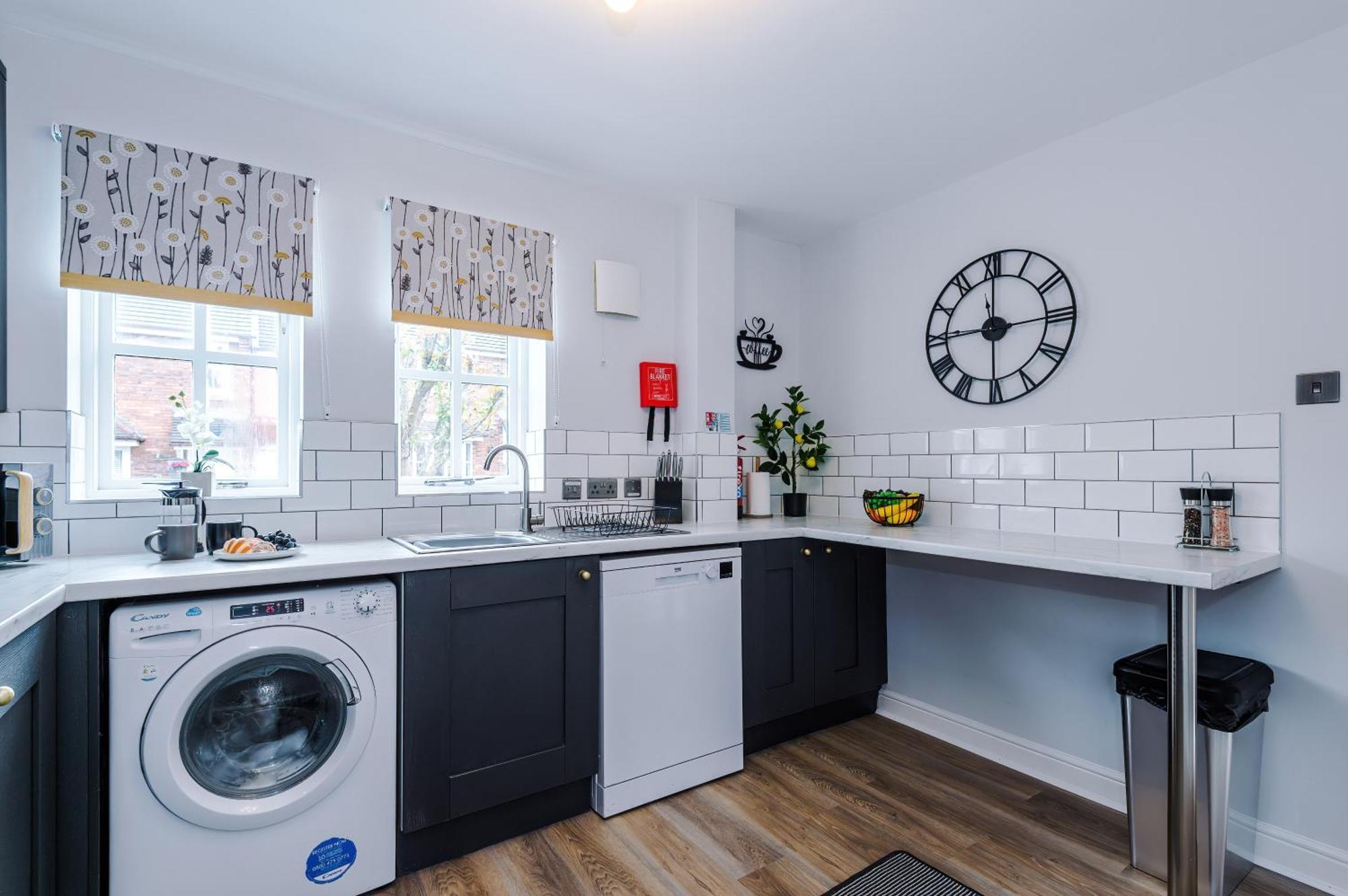 New! Stunning 3-Bed Home In Chester By 53 Degrees Property, Ideal For Groups, Free Parking! Buitenkant foto