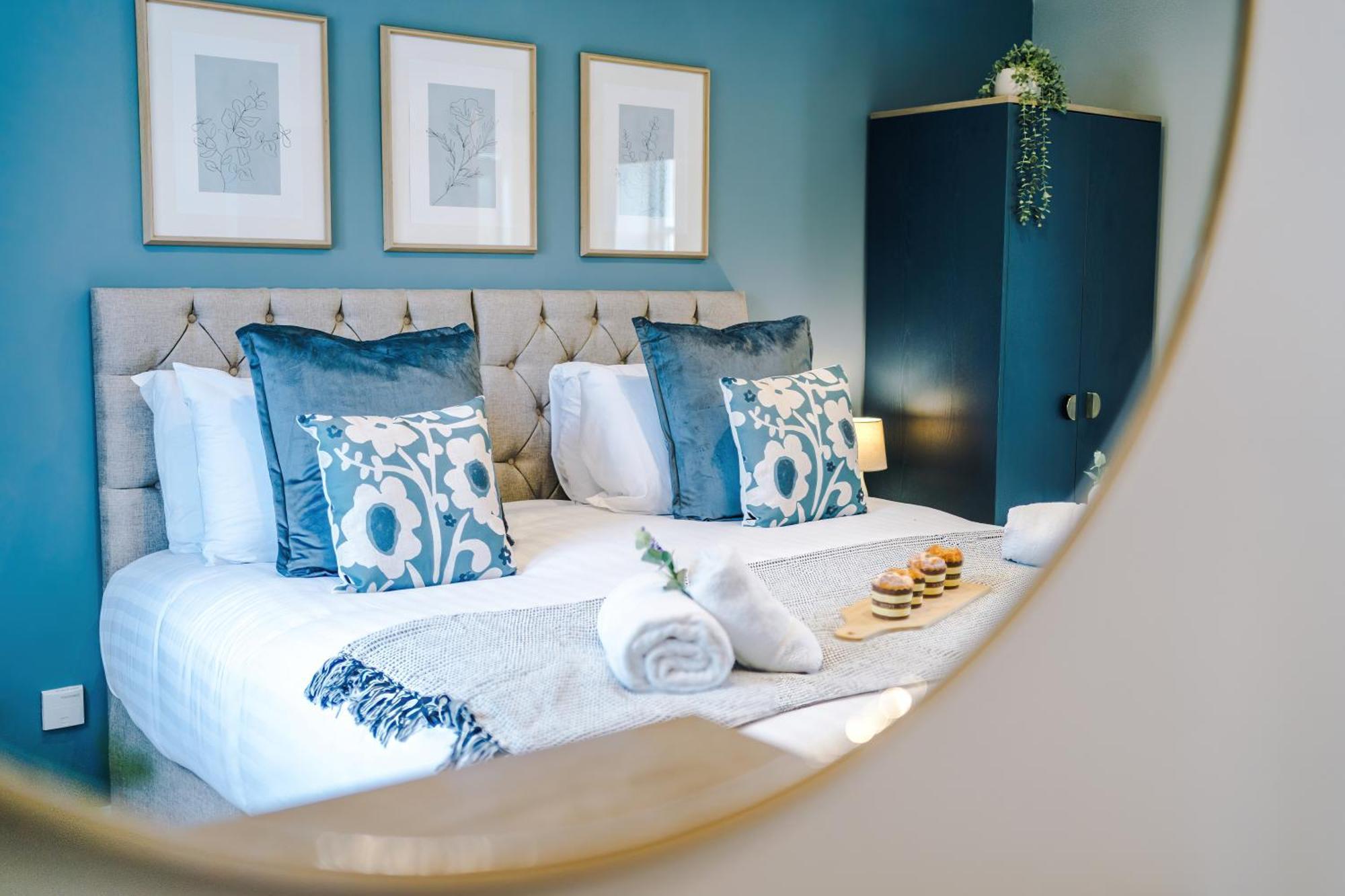 New! Stunning 3-Bed Home In Chester By 53 Degrees Property, Ideal For Groups, Free Parking! Buitenkant foto