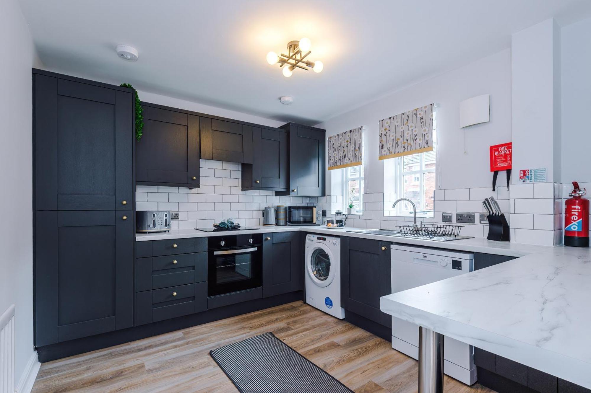 New! Stunning 3-Bed Home In Chester By 53 Degrees Property, Ideal For Groups, Free Parking! Buitenkant foto